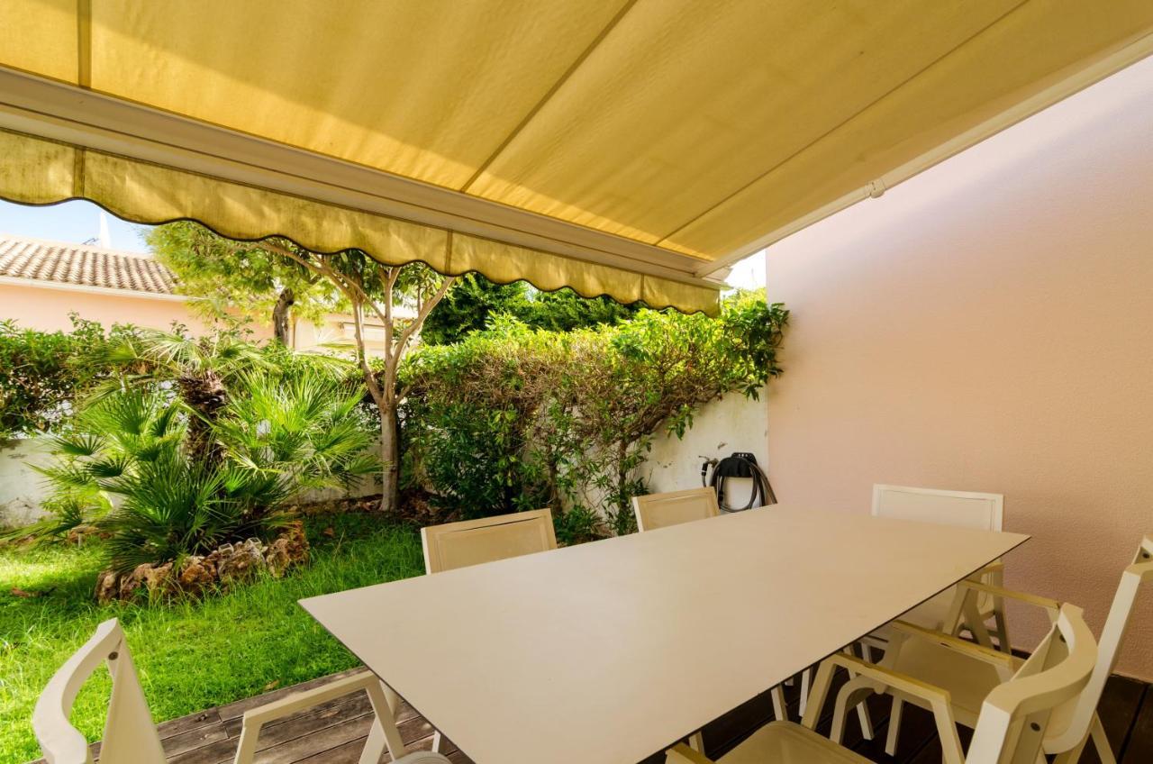 Charming House In Vilamoura With Shared Pool Buitenkant foto