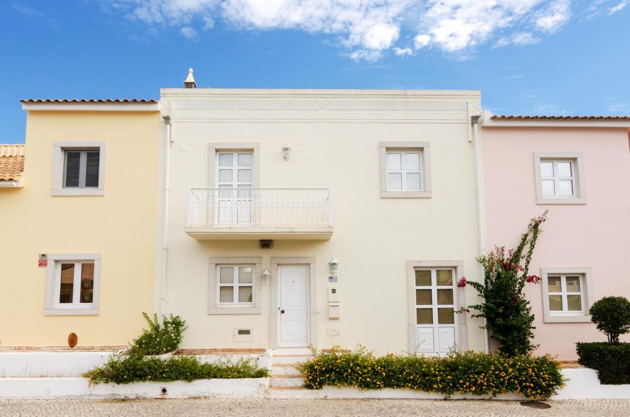 Charming House In Vilamoura With Shared Pool Buitenkant foto